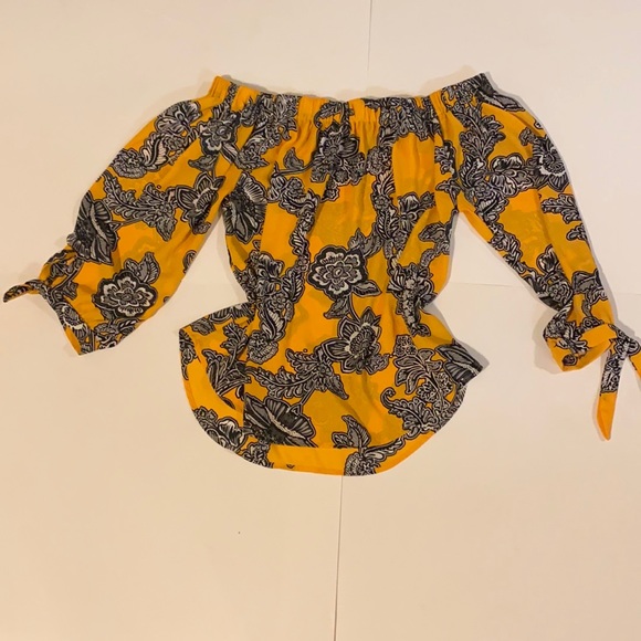 Express Yellow Blouse - Picture 1 of 6